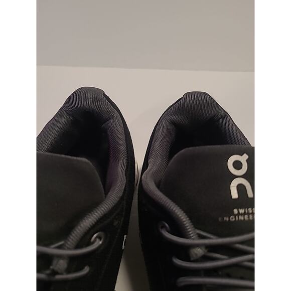 ON Running Cloud 5 Sneakers Black Women's W8 EU 39 Swiss Engineering - Picture 8 of 14